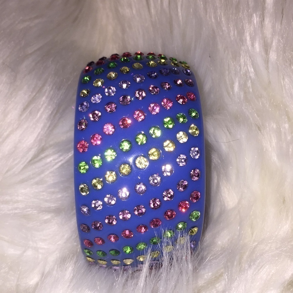 3/$15 Vintage chunky plastic blue bangle - Picture 6 of 8